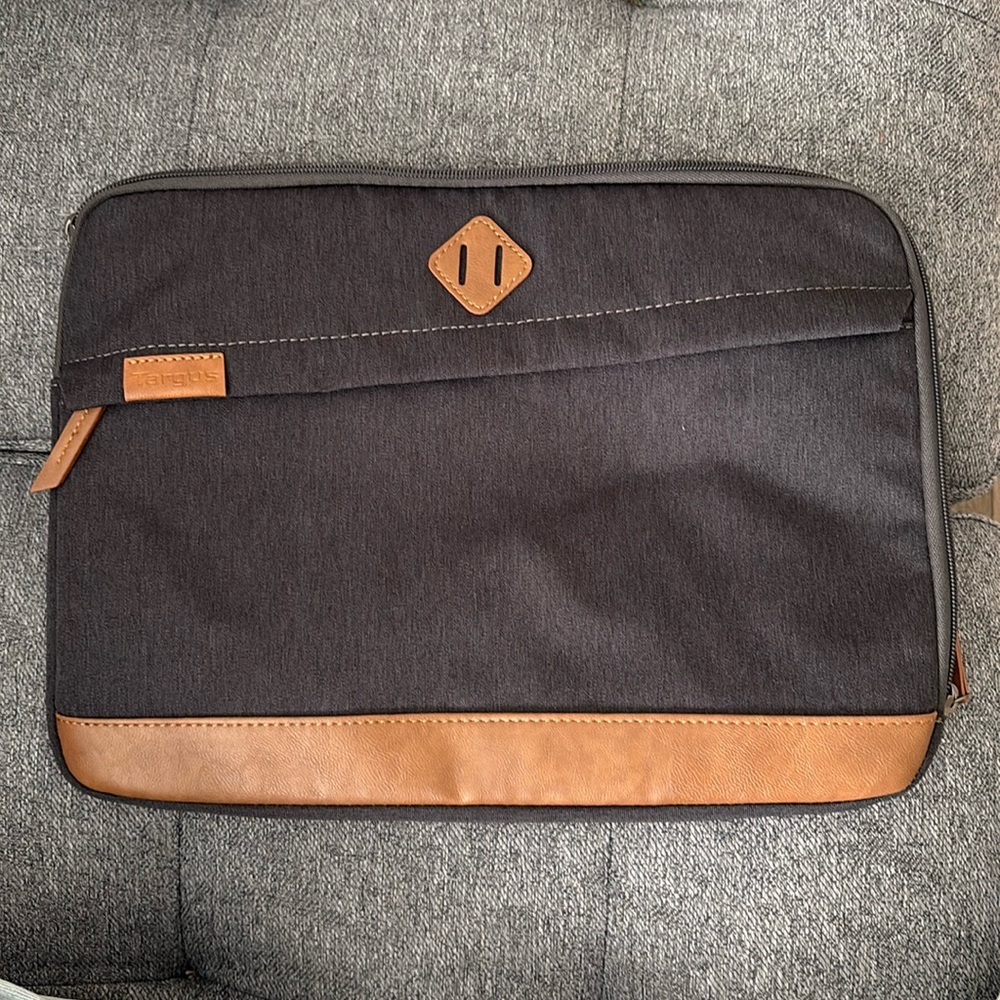 Targus laptop sleeve for 15” laoptop